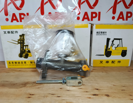 Tổng Phanh Xe Nâng Liugong Có Bình Dầu Chính Hãng