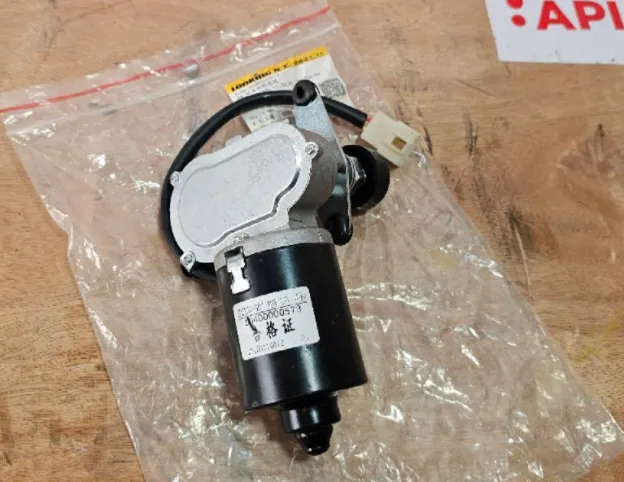 Motor Gạt Mưa Xe Xúc Lonking – Mô Tơ Gạt Kính Cabin Chính Hãng