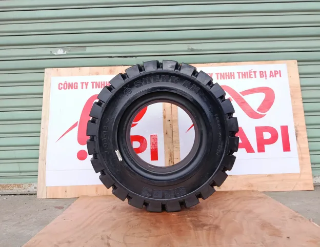  7.00-12 Lốp Đặc Xe Nâng Sheng An SR63 – Bền Bỉ, Chịu Tải Cao