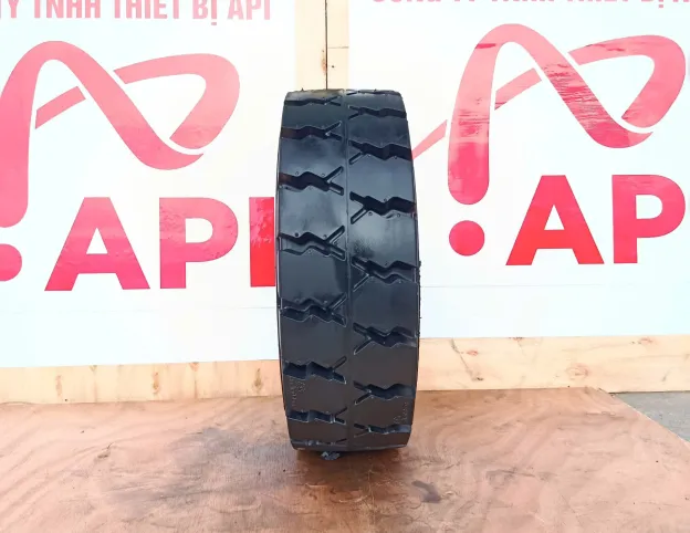 18x7-8 Lốp Đặc Xe Nâng Sheng An  SR63 – Chịu Tải Cao, Vận Hành Ổn Định